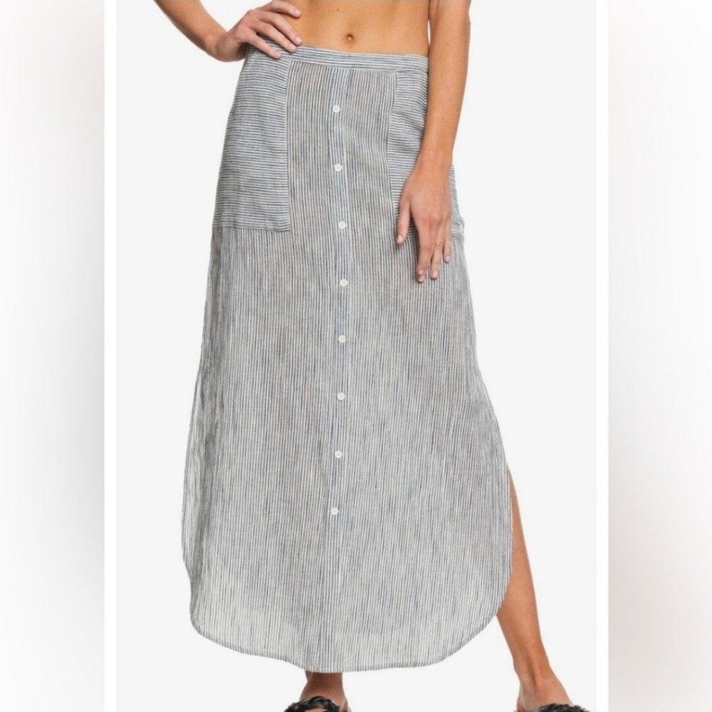 Roxy, striped skirt with slits up the side and pockets